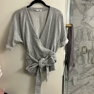 Gray cotton, wraparound top from gap